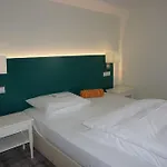 فندق Landgasthof Laeuterhaeusle آلين