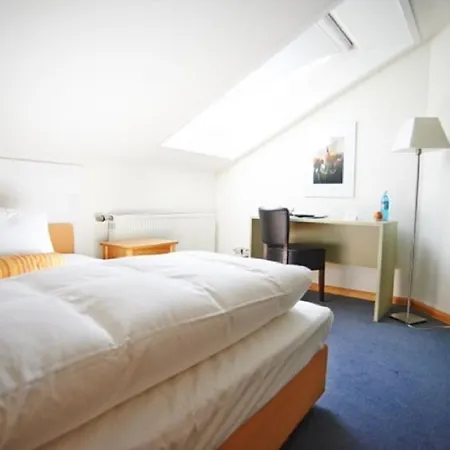 Otel Landgasthof Laeuterhaeusle 3*