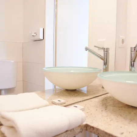Otel Landgasthof Laeuterhaeusle 3*