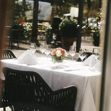 Otel Landgasthof Laeuterhaeusle 3*