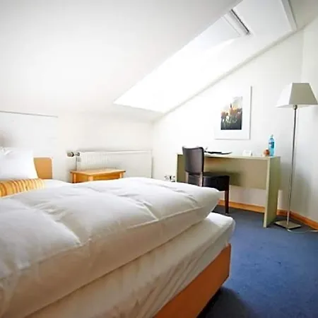 Otel Landgasthof Laeuterhaeusle 3*
