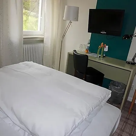 Otel Landgasthof Laeuterhaeusle Aalen