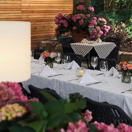 Otel Landgasthof Laeuterhaeusle Aalen