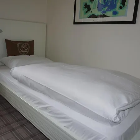 Otel Landgasthof Laeuterhaeusle Aalen