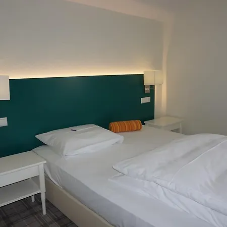 Otel Landgasthof Laeuterhaeusle Aalen