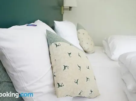 Otel Landgasthof Laeuterhaeusle Aalen